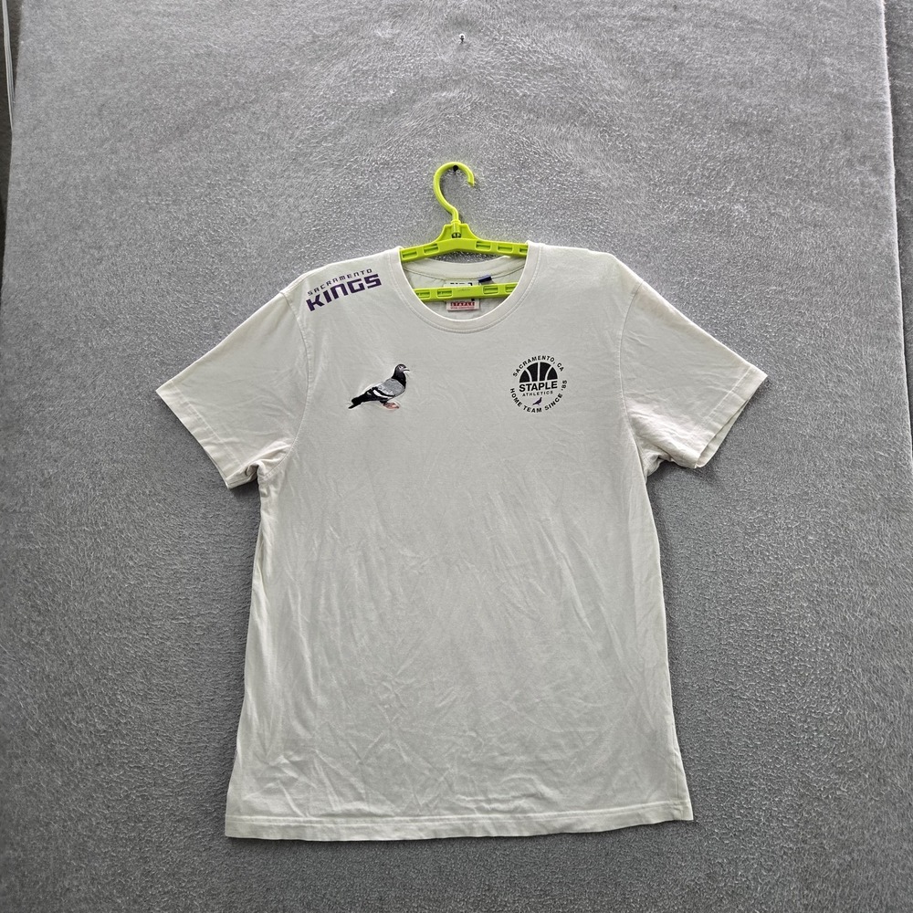 Sacramento Kings Men‎ Shirt L White Embroidered Staple Graphic Lion Pigeon NBA